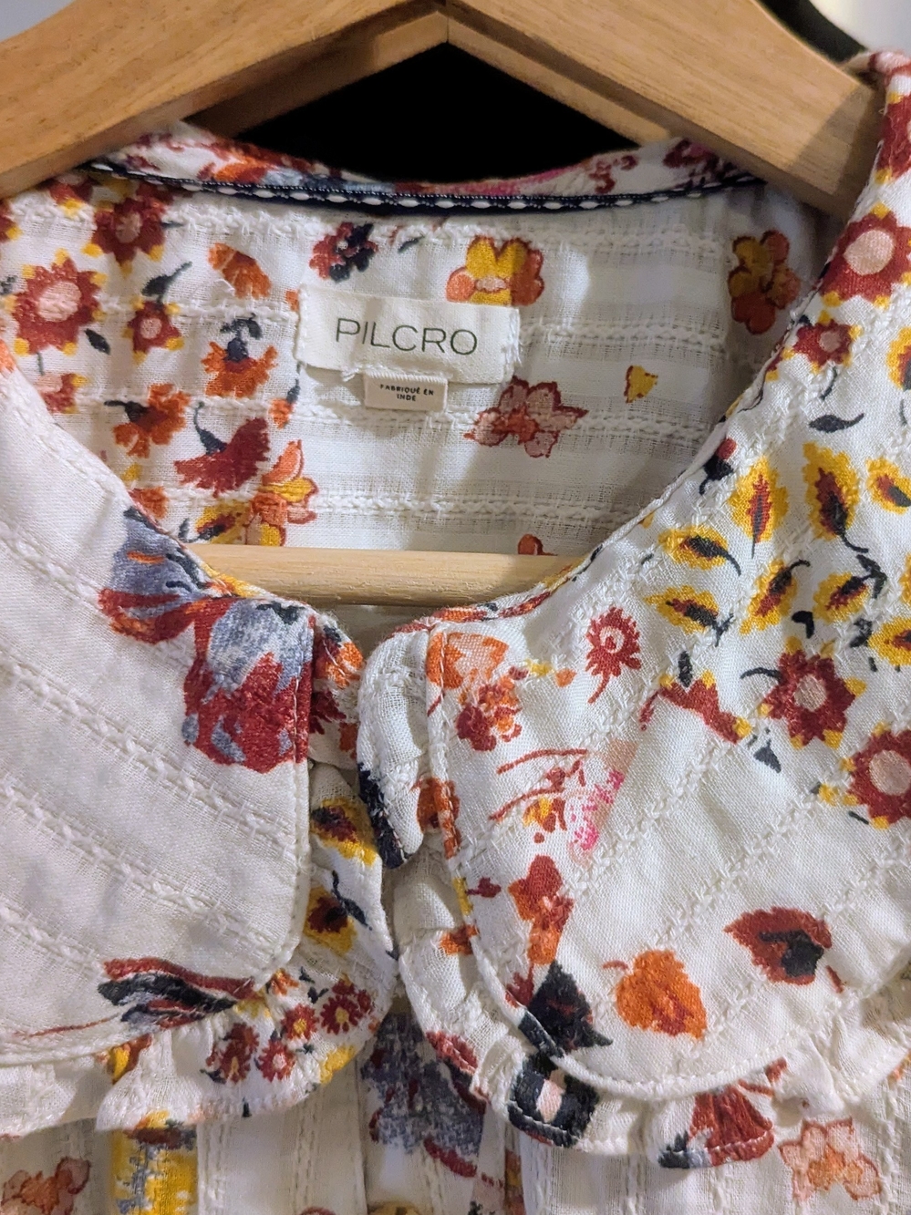 Women’s Floral Peter Pan Collar Top - Picture 2 of 7